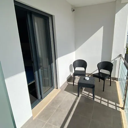 Sunfield - Only Adults 4*